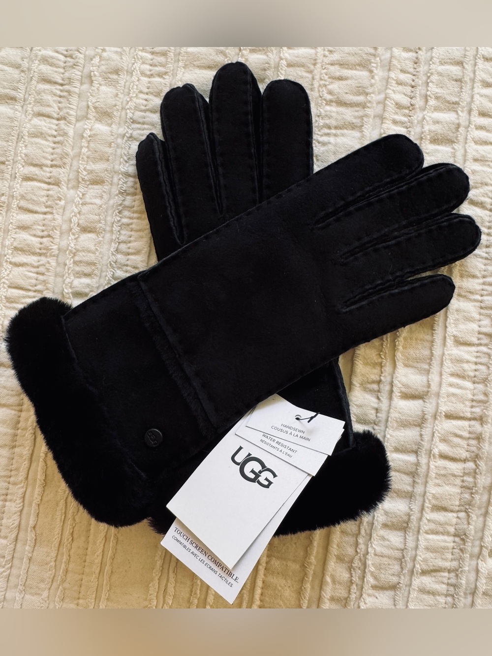 NWT Ugg Womens Seamed Sheepskin Suede Gloves Handsewn, Touchscreen, Black, Small